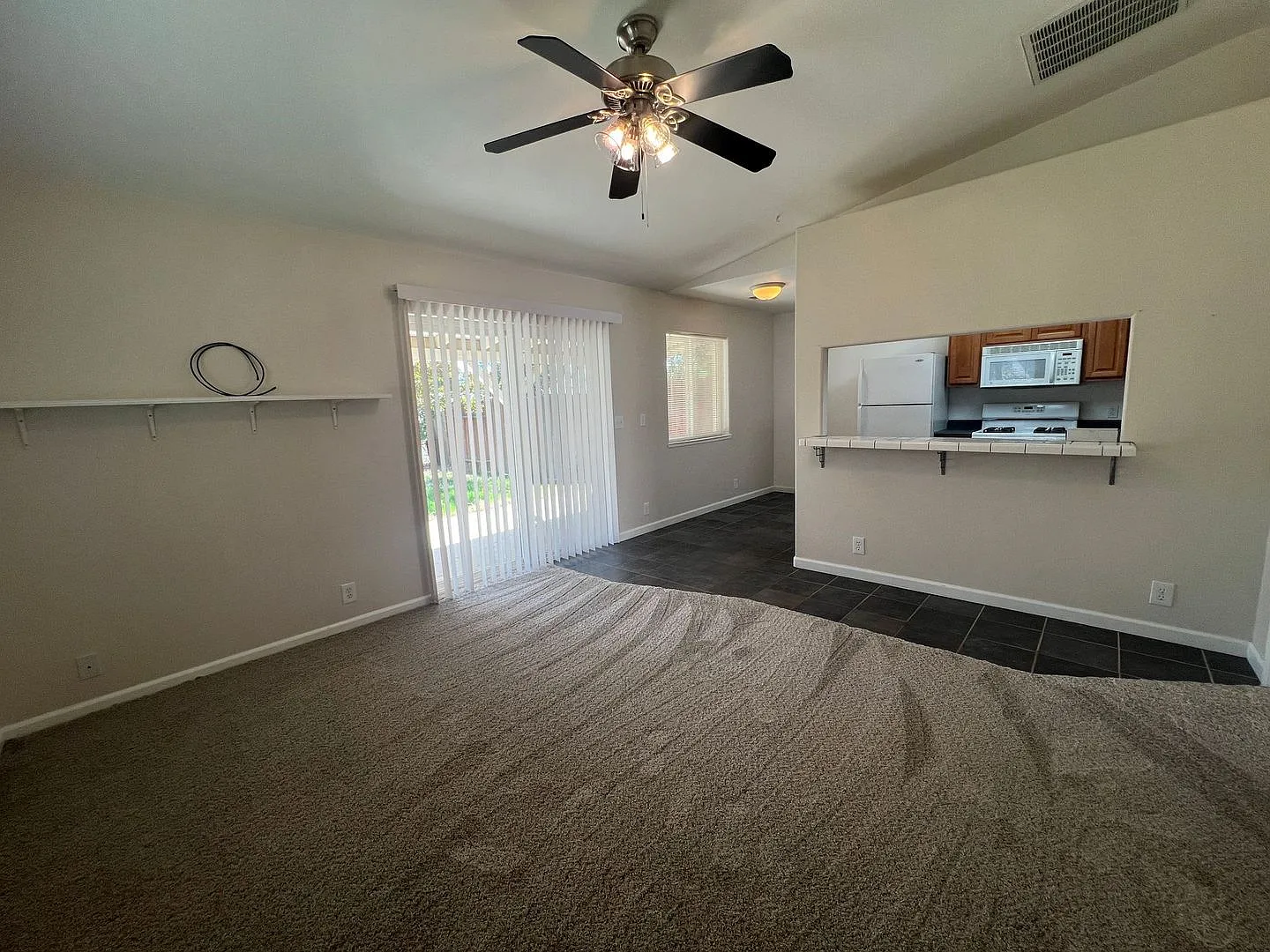 1 Bedroom 1 Bath Home in the Antelope Area — Photo 2