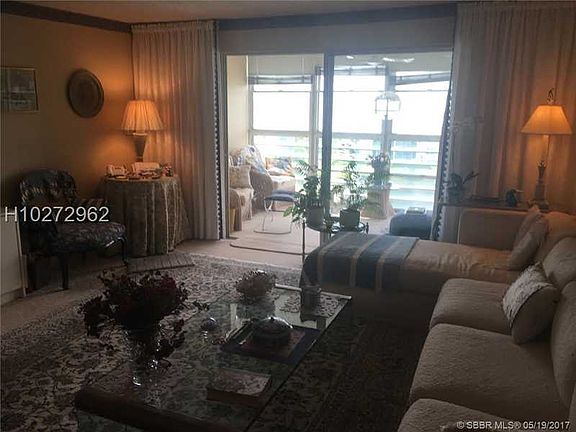4th image of 111 SE 3rd Ave APT 501