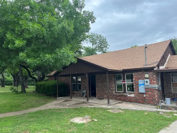 6921 Charbonneau Rd, Lake Worth, TX 76135