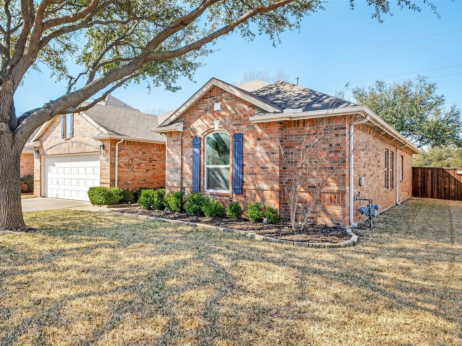 5705 Wilmington Dr