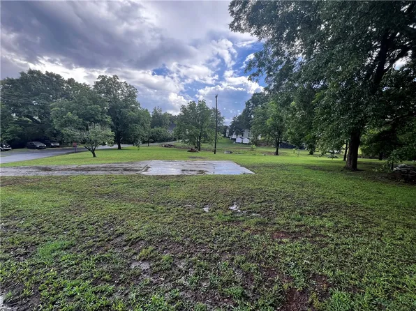 5 S Goodrich St, Pelzer, SC 29669
