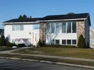 1205 Lake St, Algoma, WI 54201