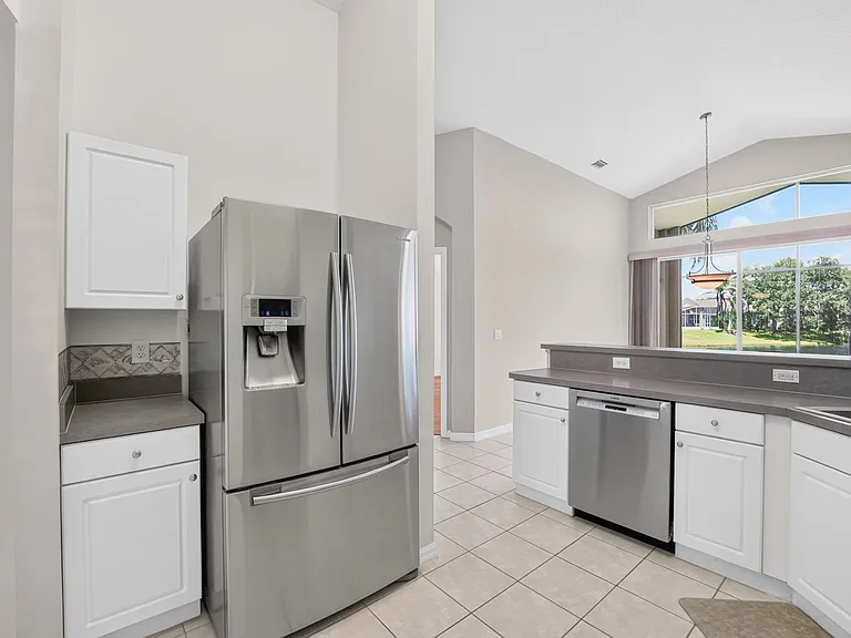 933 Shaw Cir — Photo 12