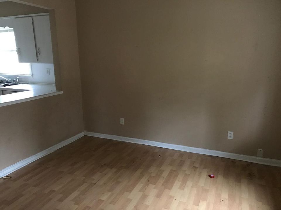 2nd image of 1616 Lake St