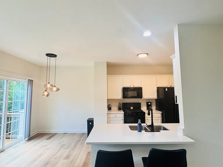 61 Melrose Ct — Photo 5
