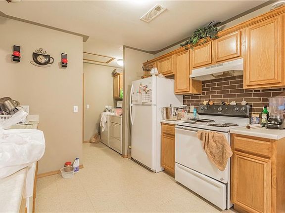 5th image of 965-967 S Erika Ave