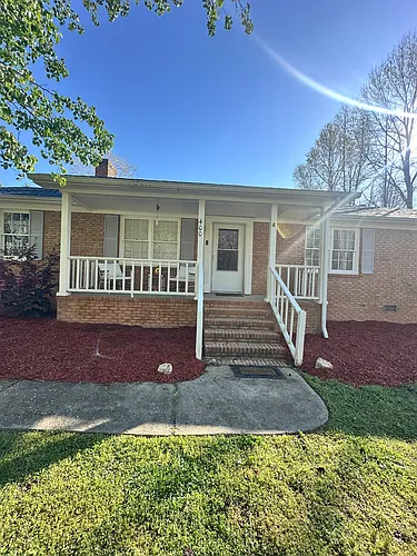 400 Wesley Dr Photo 1