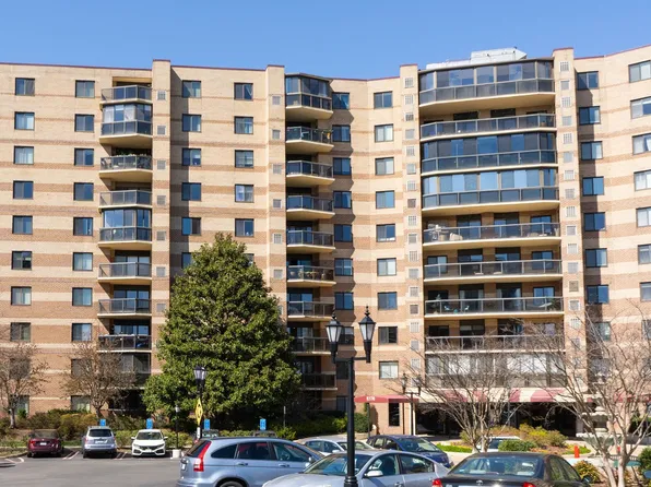 8370 Greensboro Dr APT 705, Mc Lean, VA 22102