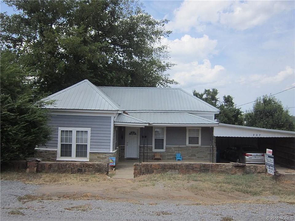 1st image of 207 W Cedar Ave
