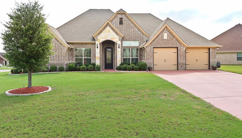 1st image of 417 River Bank Ln