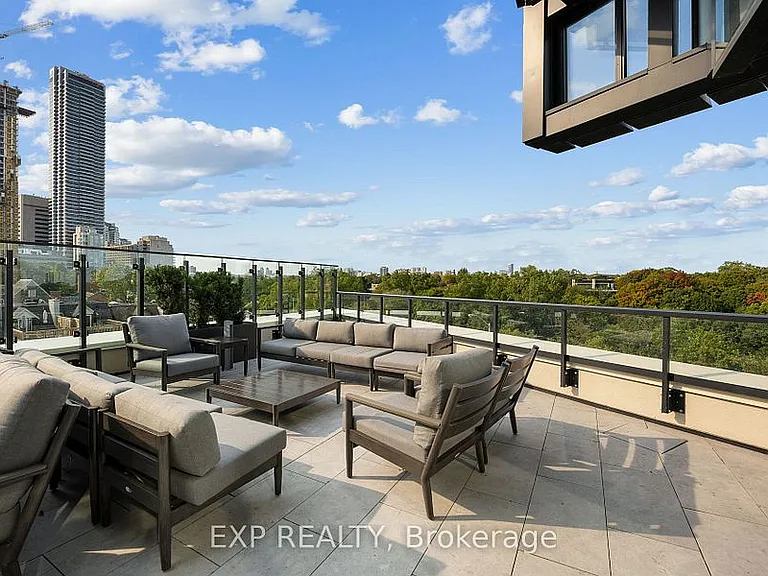 585 Bloor St E #318 — Photo 28