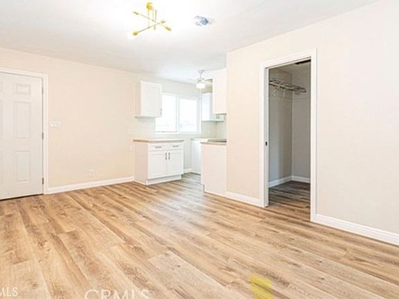 4th image of 6250 Vineland Ave #6250