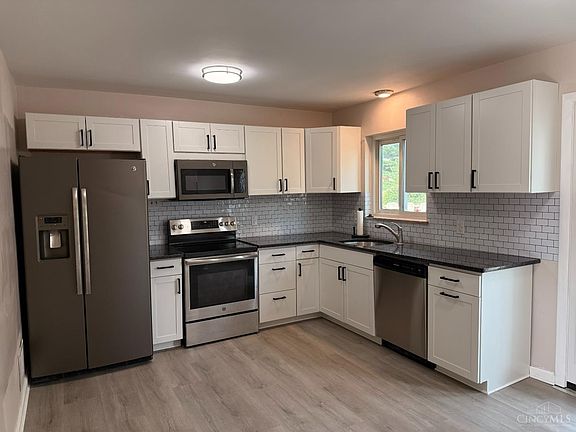 4th image of 3492 Moonridge Dr