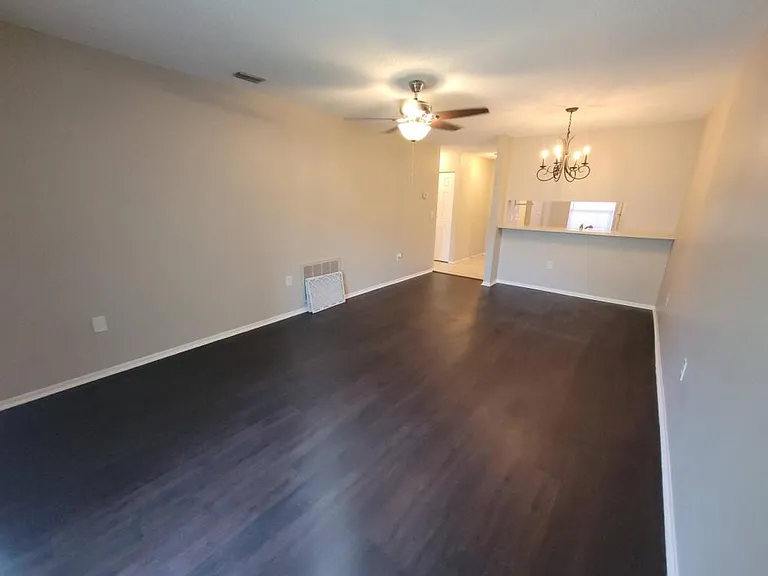 2917 Wainwright Ct — Photo 4