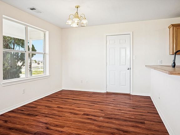 5th image of 112 Sebastian Ln