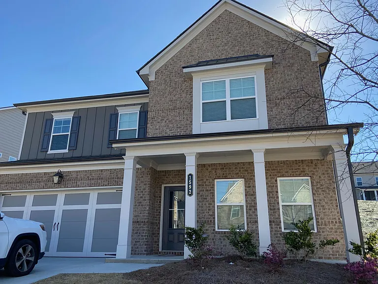 1592 Dover Creek Ln — Photo 2