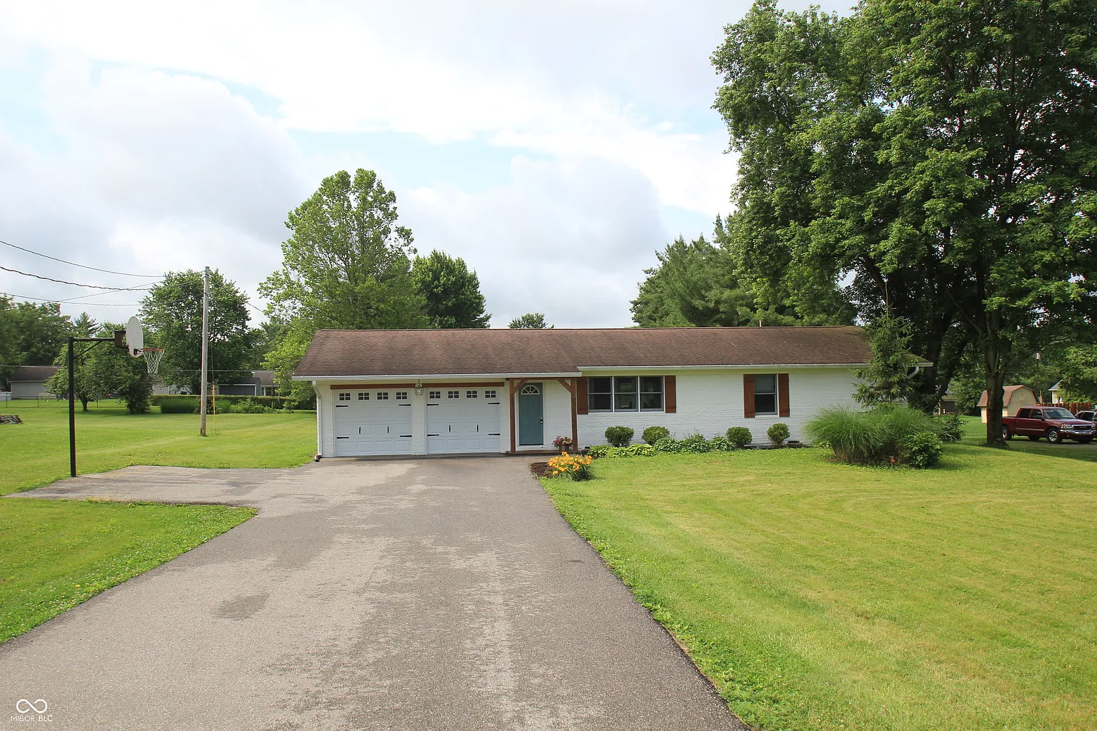 2237 W 100 N photo 1