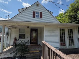 900 Ball Ave, Mullens, WV 25882