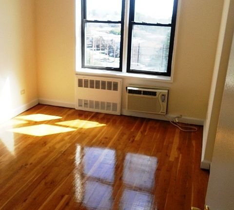 2nd image of 600 Hylan Blvd #2B