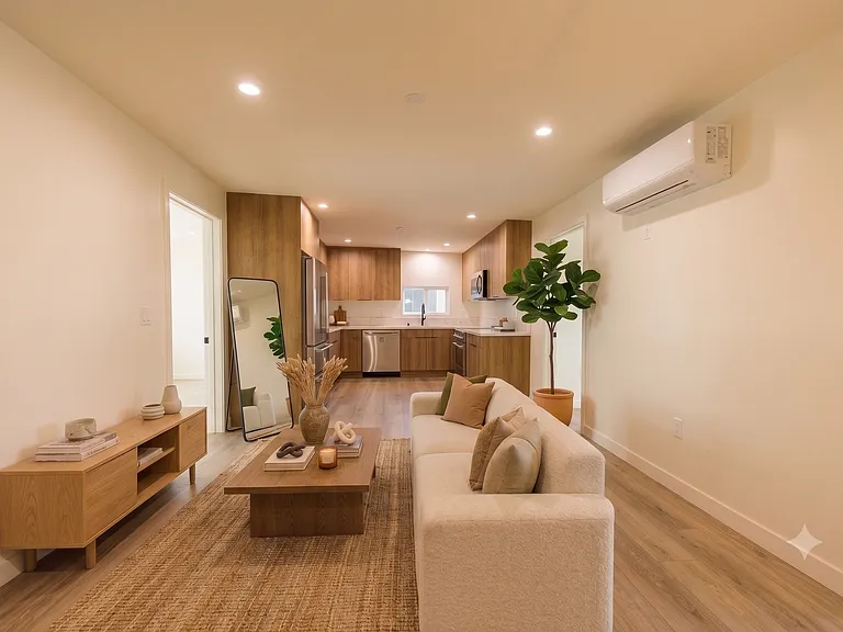 5933 Comey — Photo 20