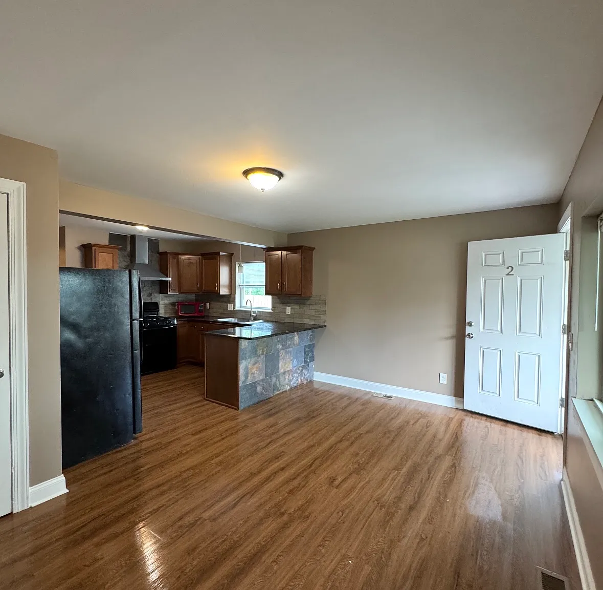 2 bed, $1,350 — Photo 4
