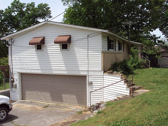 2nd image of 10704 Bean Dr