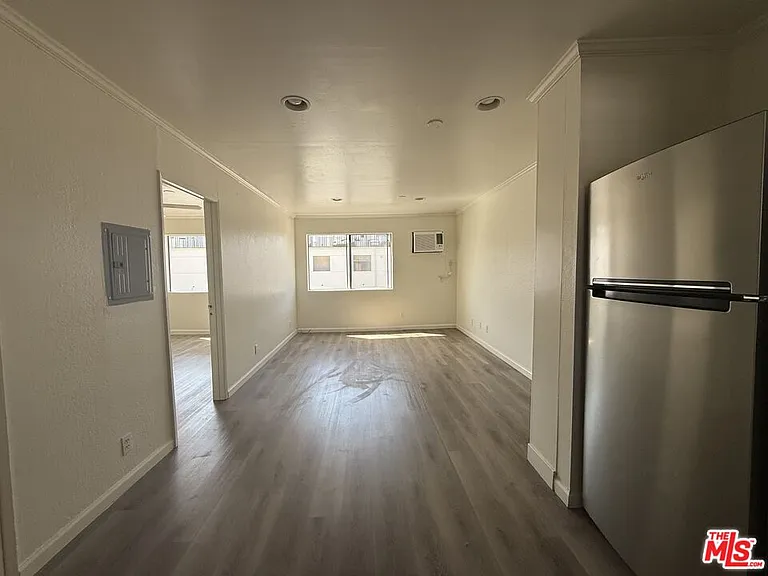 1816 N Gramercy Pl #405 — Photo 6