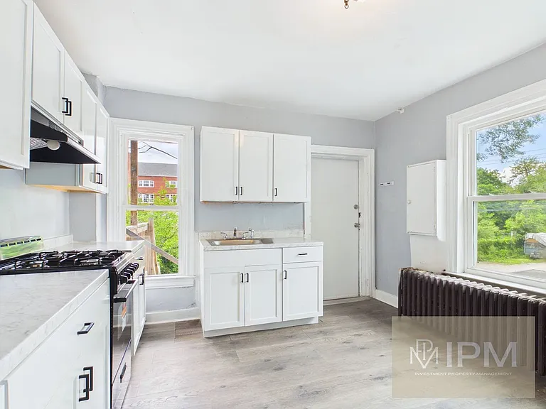 23 E South St — Photo 4
