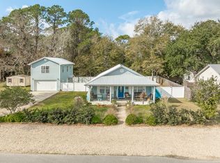 148 20th Ave, Apalachicola, FL 32320