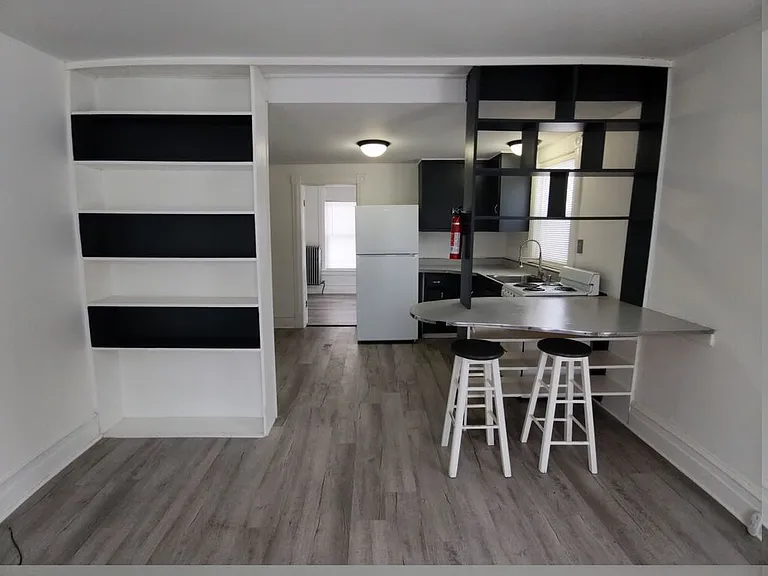 14 Willow St #3 — Photo 1