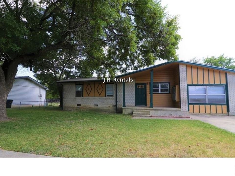 1st image of 2409 Meadow Ln