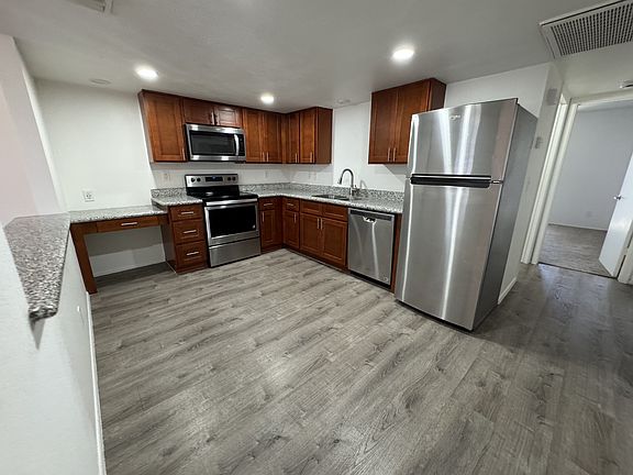 2nd image of 2330 W Belmont Ave APT 2