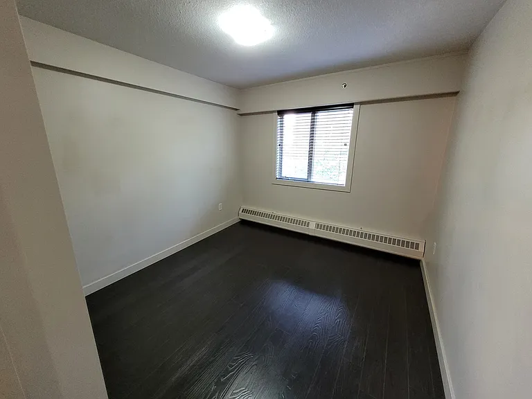 537 4th Ave N #304 — Photo 6