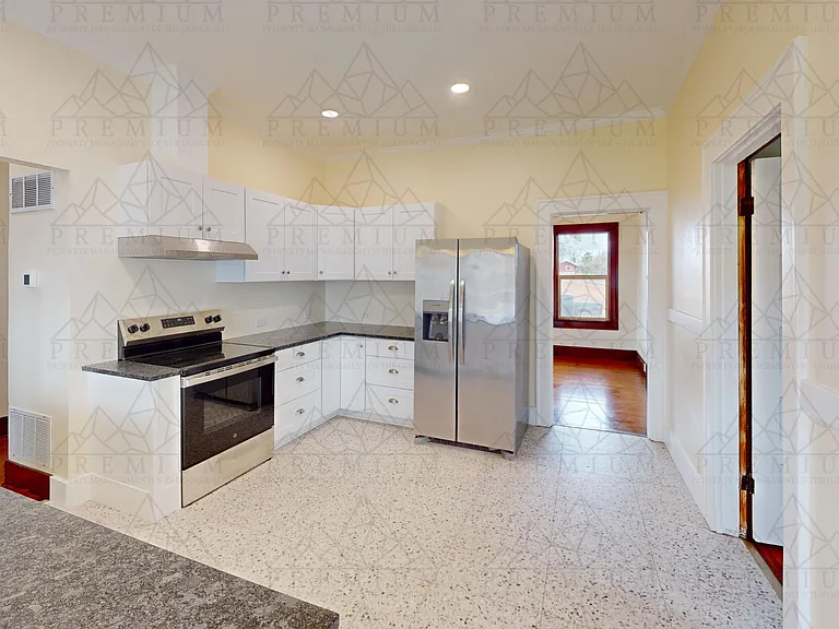 620 Pemberton St — Photo 5
