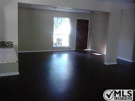 2nd image of 901 Natchez Ave