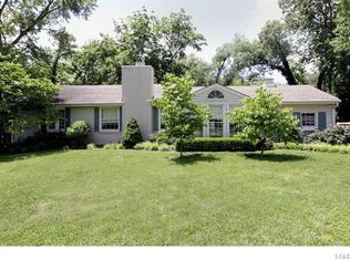 9574 Park Ln, Saint Louis, MO 63124