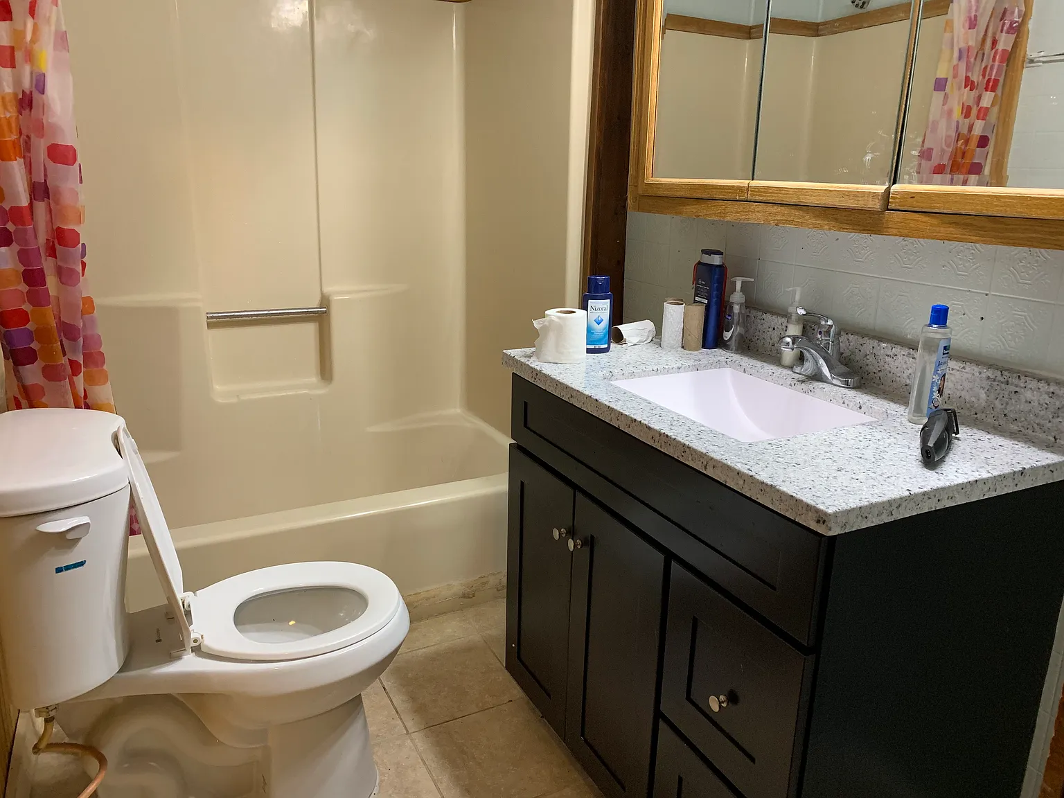 5 bed, 2250 sqft, $2,300 — Photo 2