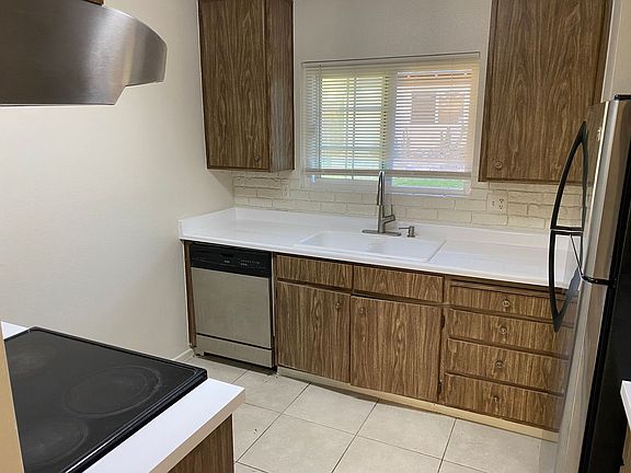 4th image of 1233 Green Garden Dr Unit 4