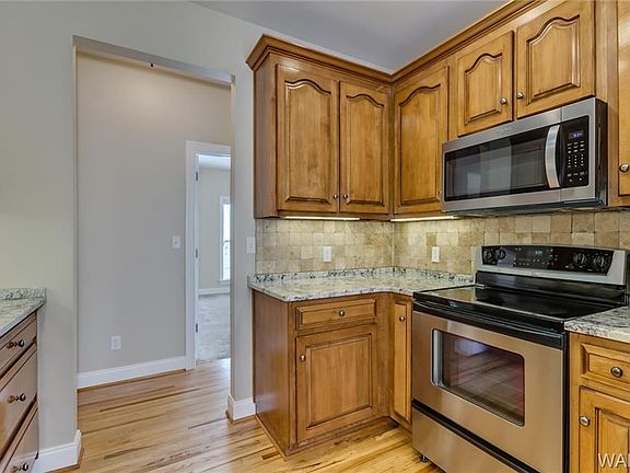 3rd image of 10809 Dogwood Cir