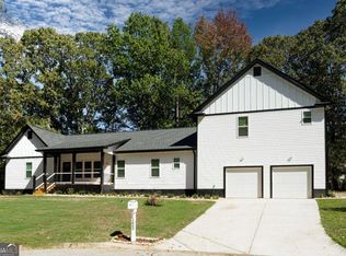 1063 Chapman Ln, Stone Mountain, GA