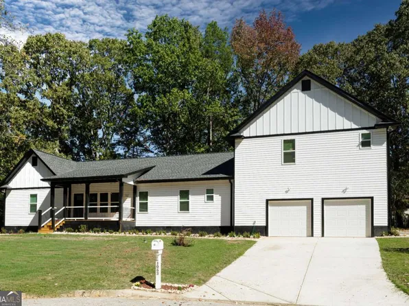 1063 Chapman Ln, Stone Mountain, GA 30088