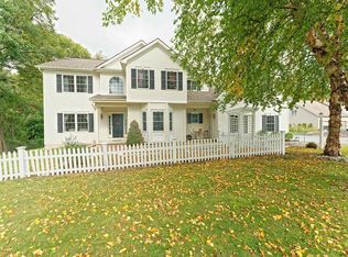 2559 Rosendale Rd, Niskayuna, NY 12309