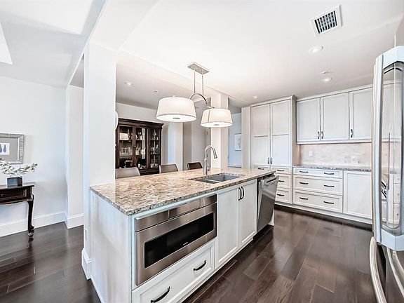 5th image of 211 E Quarry Way SE #404