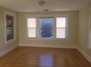 82 8th St, Providence, RI 02906