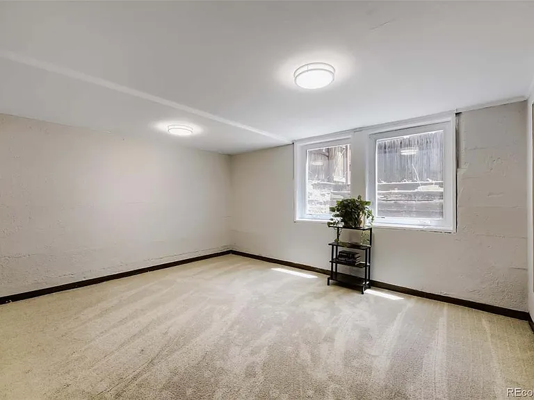 1665 S Columbine St — Photo 15