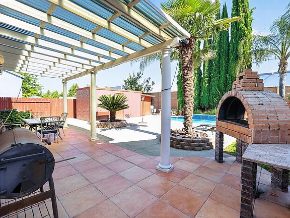 3rd image of 3146 San Nicolas Rd