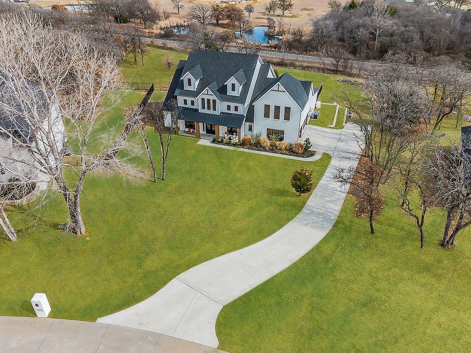 1st image of 520 Bonnards Peak Rd