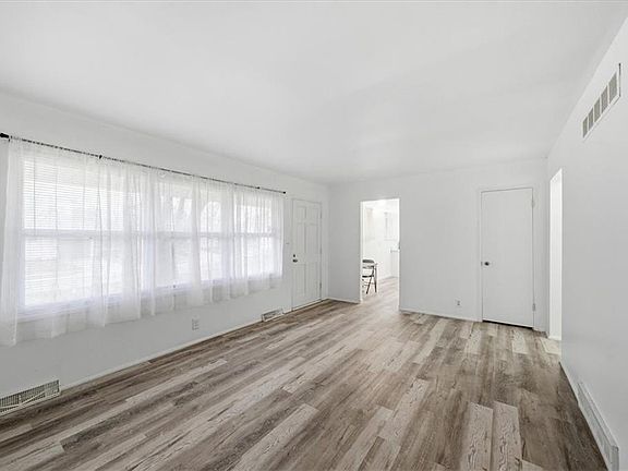 4th image of 9004 Manchester Ave