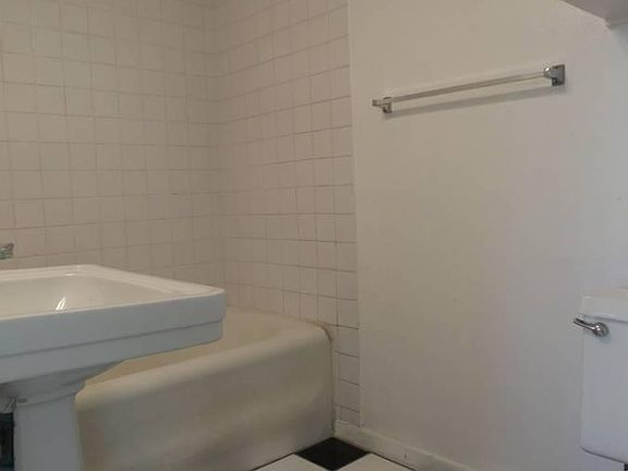 3rd image of 2116 C St APT 12