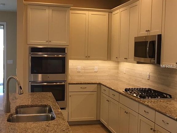 4th image of 1021 Braewood Dr